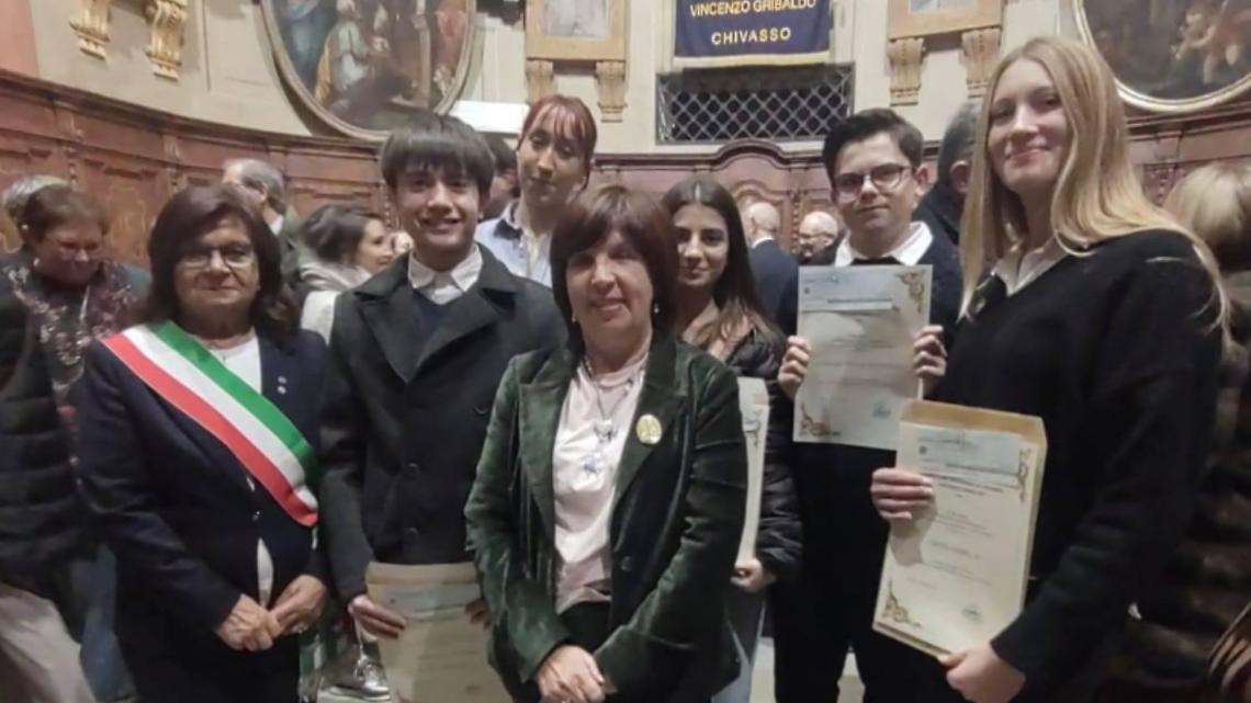 Dal banco di scuola alle istituzioni