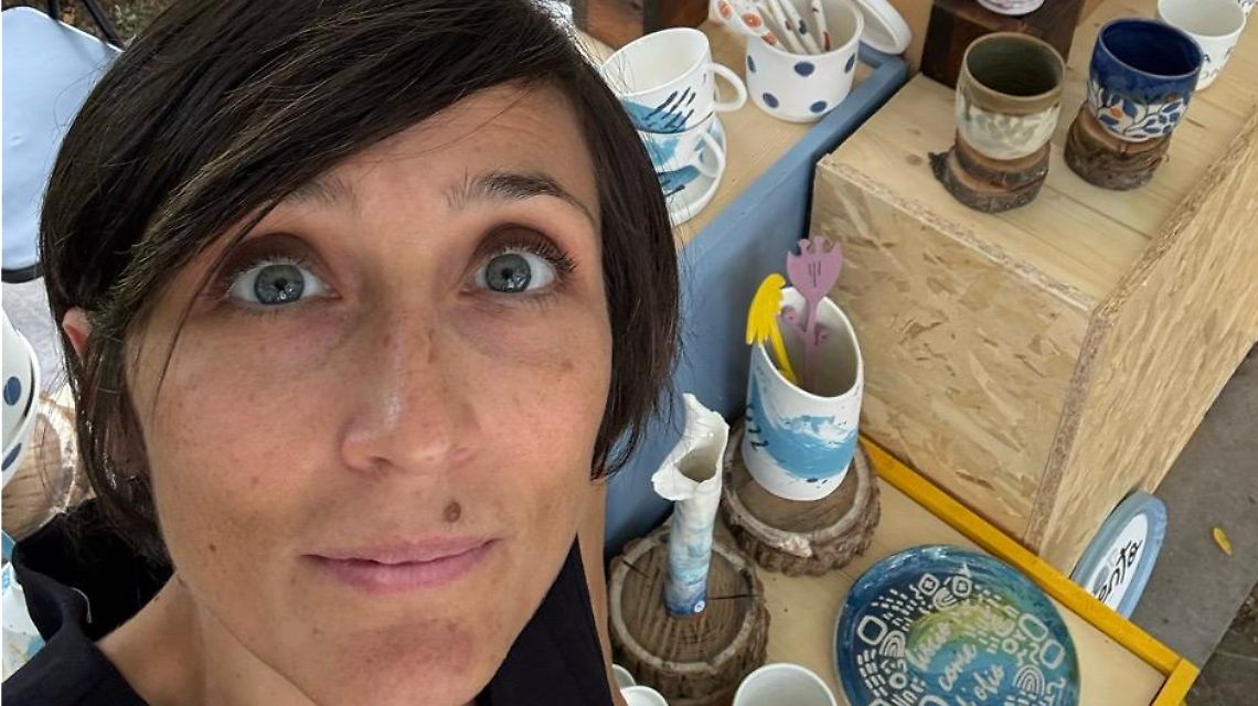La titolare di iBento Pottery