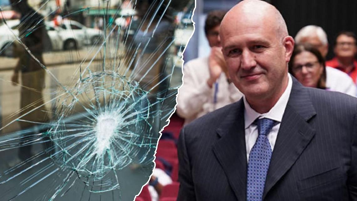 Askatasuna, la rabbia spacca le vetrine e colpisce chi lavora