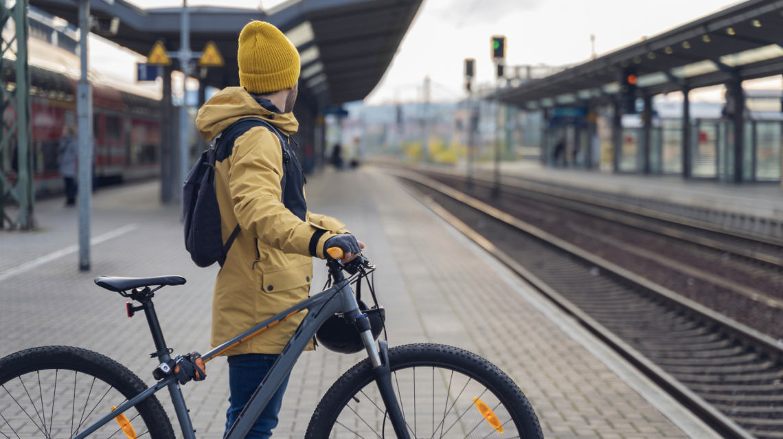 La letterina di Natale dei pendolari piemontesi, smonta promesse e annunci mentre il sistema ferroviario resta fermo