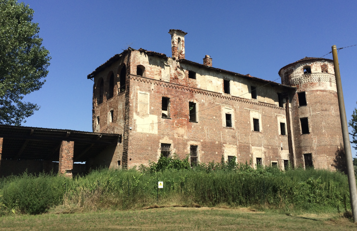 Castello di Parpaglia, tetto volato e soldi buttati: il monumento dimenticato dalla Regione