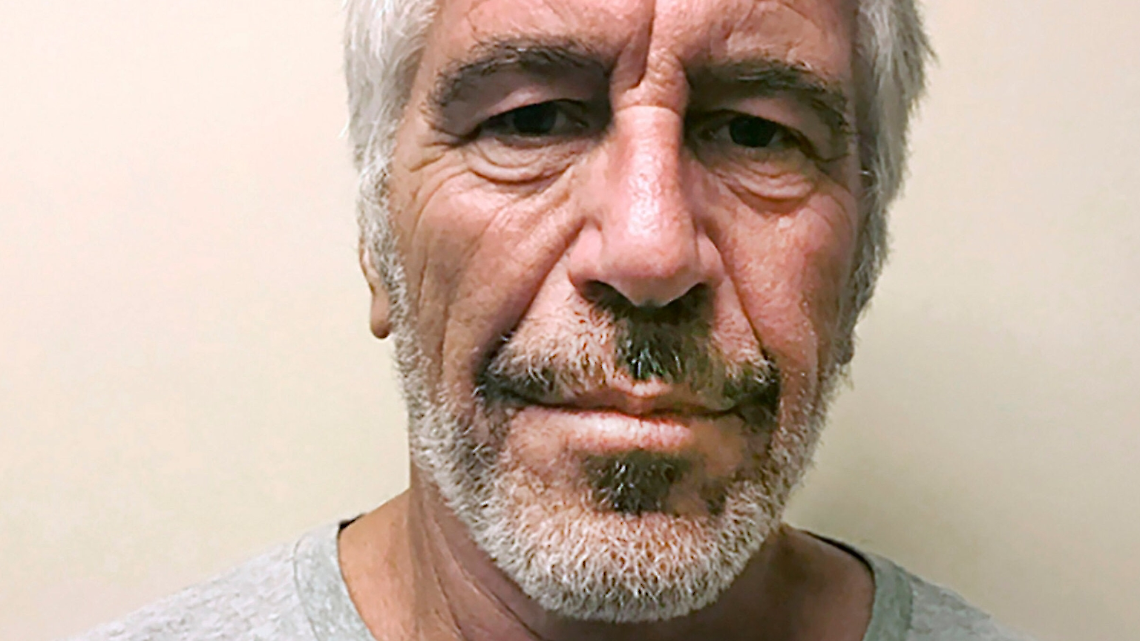 Donald Trump sul jet di Jeffrey Epstein almeno otto volte: perch&eacute; questi documenti contano davvero?