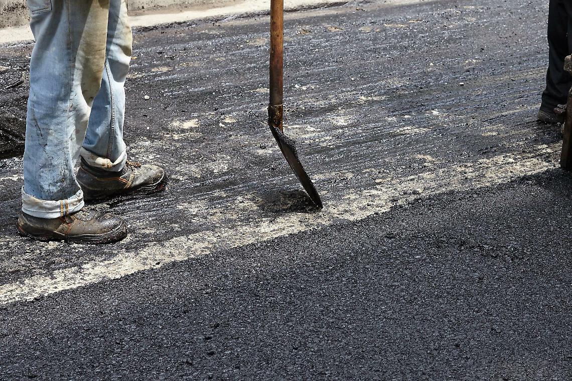 Il 2026 si apre con gli asfalti (contati): sei strade e poco pi&ugrave; per una Ivrea piena di buche