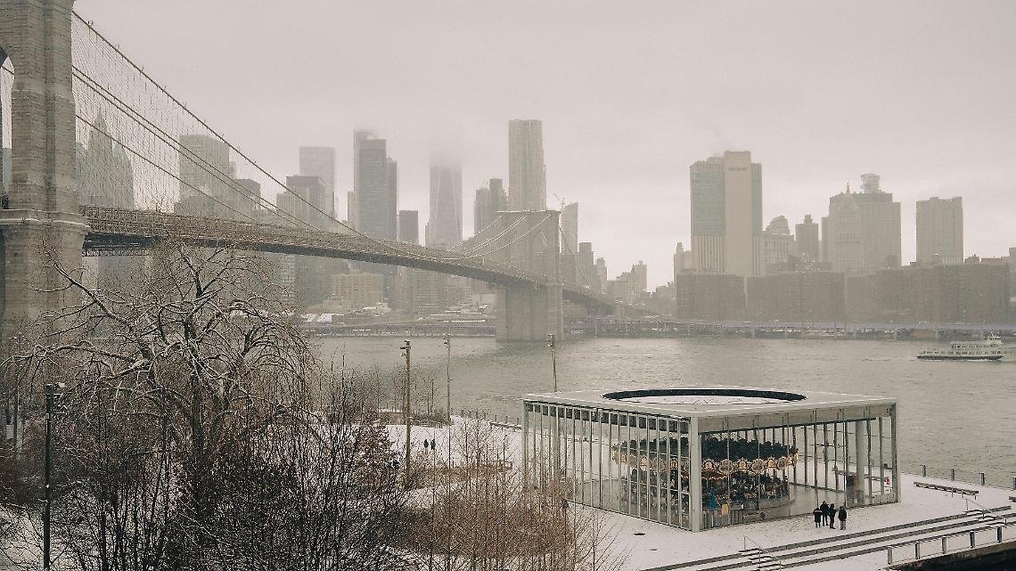 Nevica a New York e si ferma mezzo Paese: perch&eacute; una tempesta &ldquo;normale&rdquo; manda in tilt voli e aeroporti?