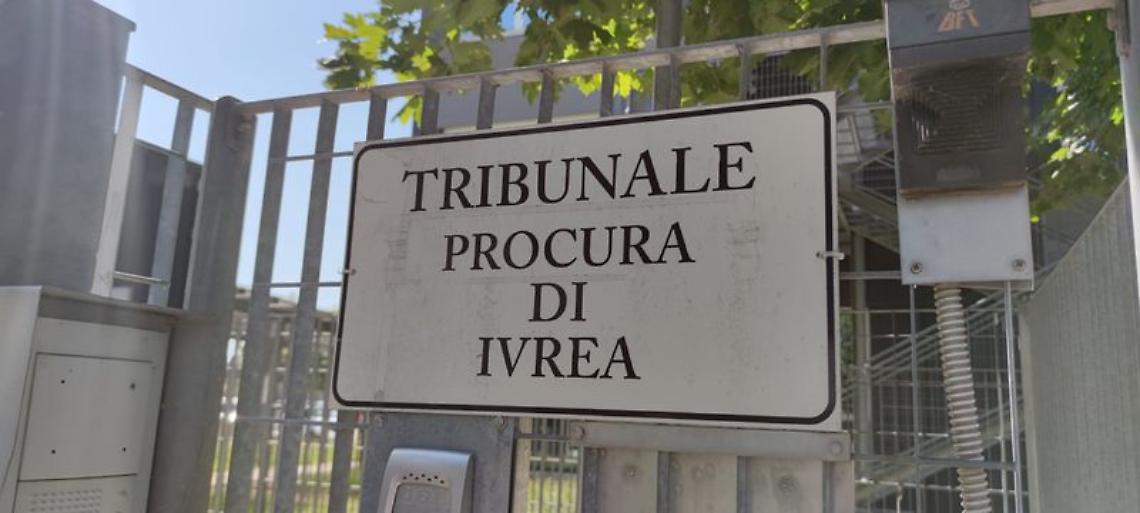Allarme bomba al tribunale di Ivrea: evacuato il palazzo di giustizia