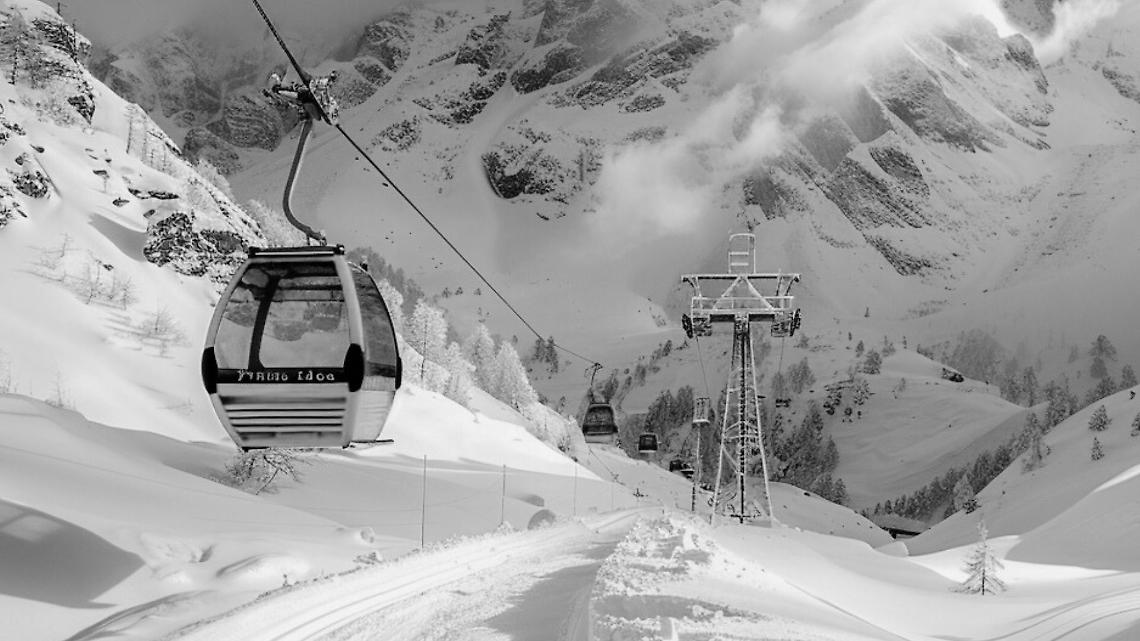 Incidente alla funivia del Monte Moro: cento persone bloccate a 2.800 metri