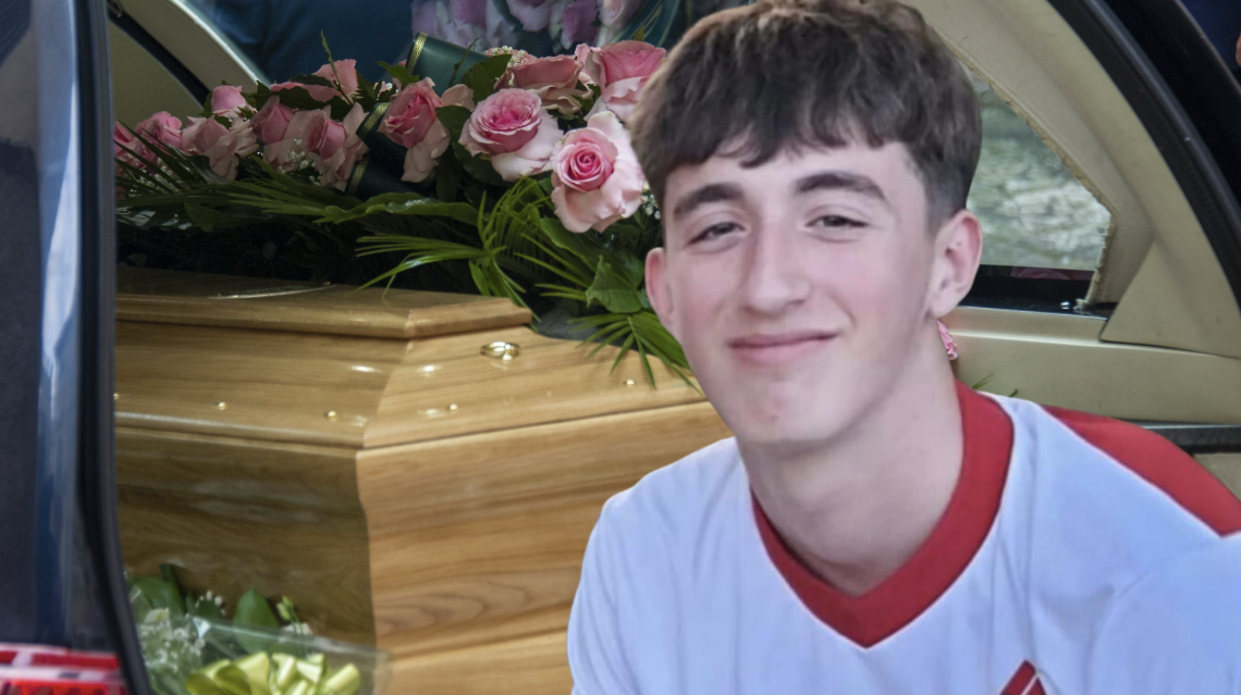 Novara si ferma per l'ultimo saluto a Dario Cipullo, annegato a 16 anni nel Canale Cavour