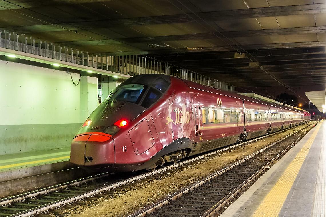 Suicidio lungo i binari a Settimo Torinese. Caos ferroviario sulla Torino&ndash;Milano