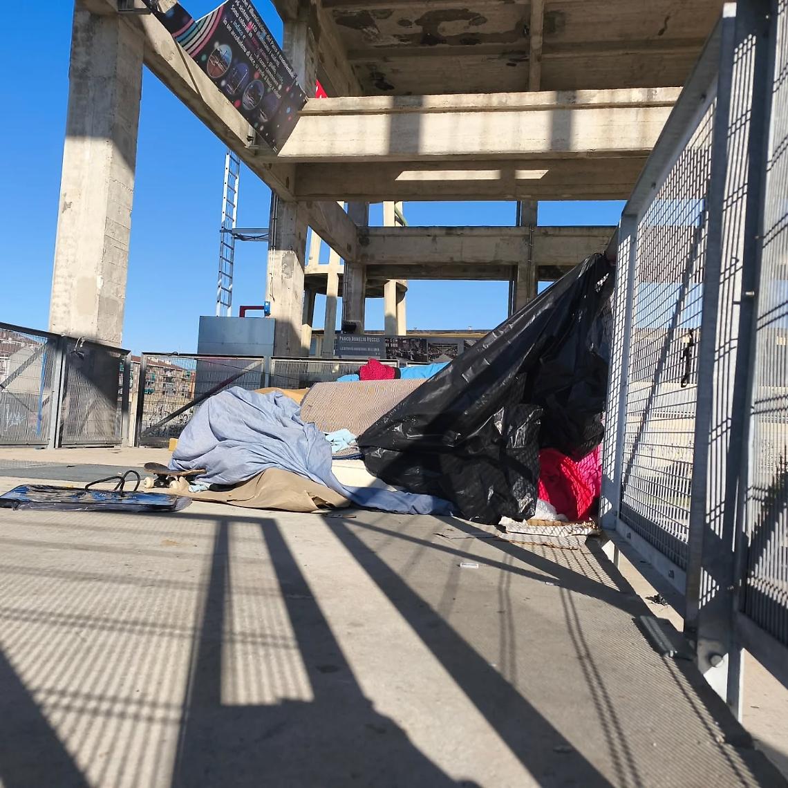 Barriera di Milano, parco pubblico occupato. La denuncia: "Ora basta!"