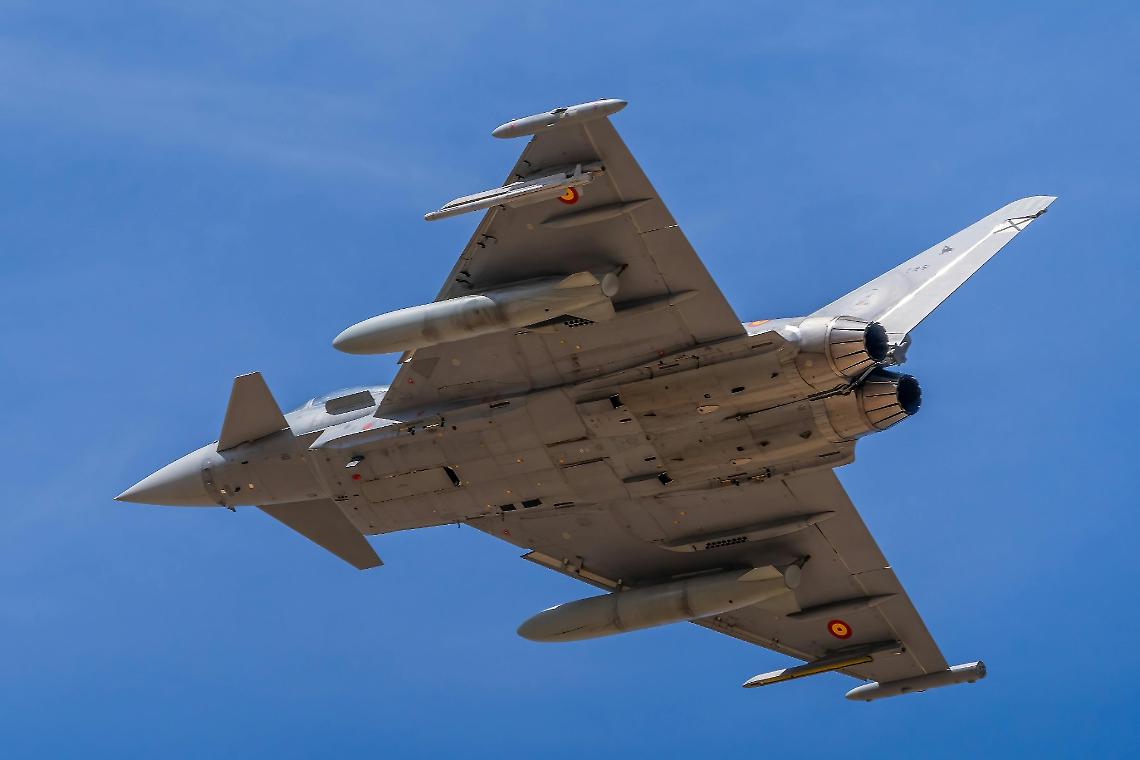 Regno Unito e Francia bombardano Palmira in Siria