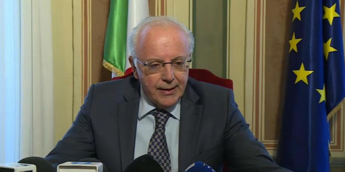 Scuole chiuse e quartiere blindato: a Torino un quartiere finisce in &ldquo;zona rossa&rdquo; e i genitori protestano