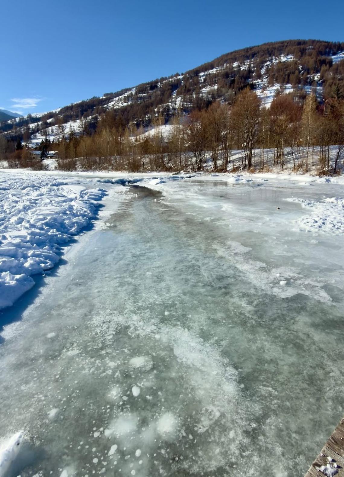 Gelo senza tregua al Nord: pianure ghiacciate e vento che taglia