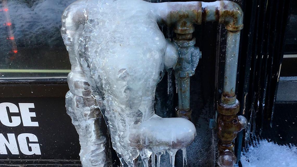 Gelo e tubature esplose