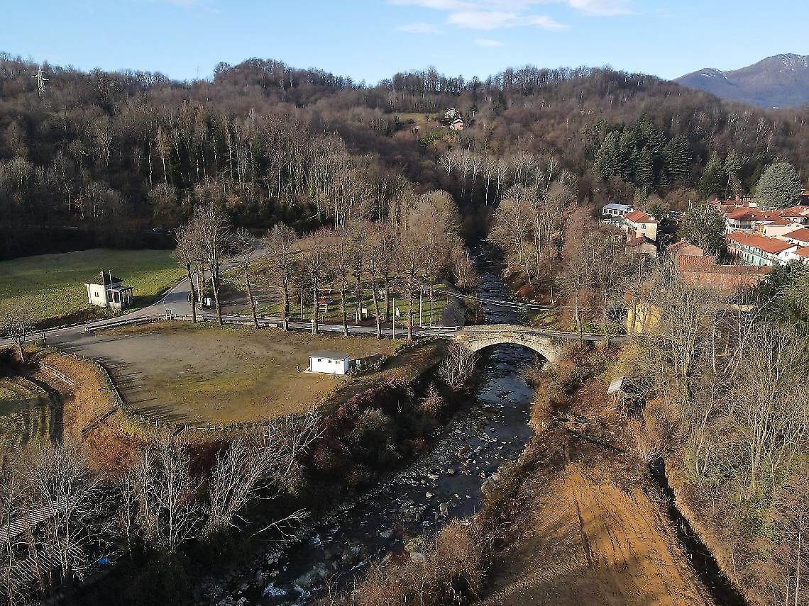 Quarant&rsquo;anni di attesa: a Rocca Canavese parte la passerella sul Malone