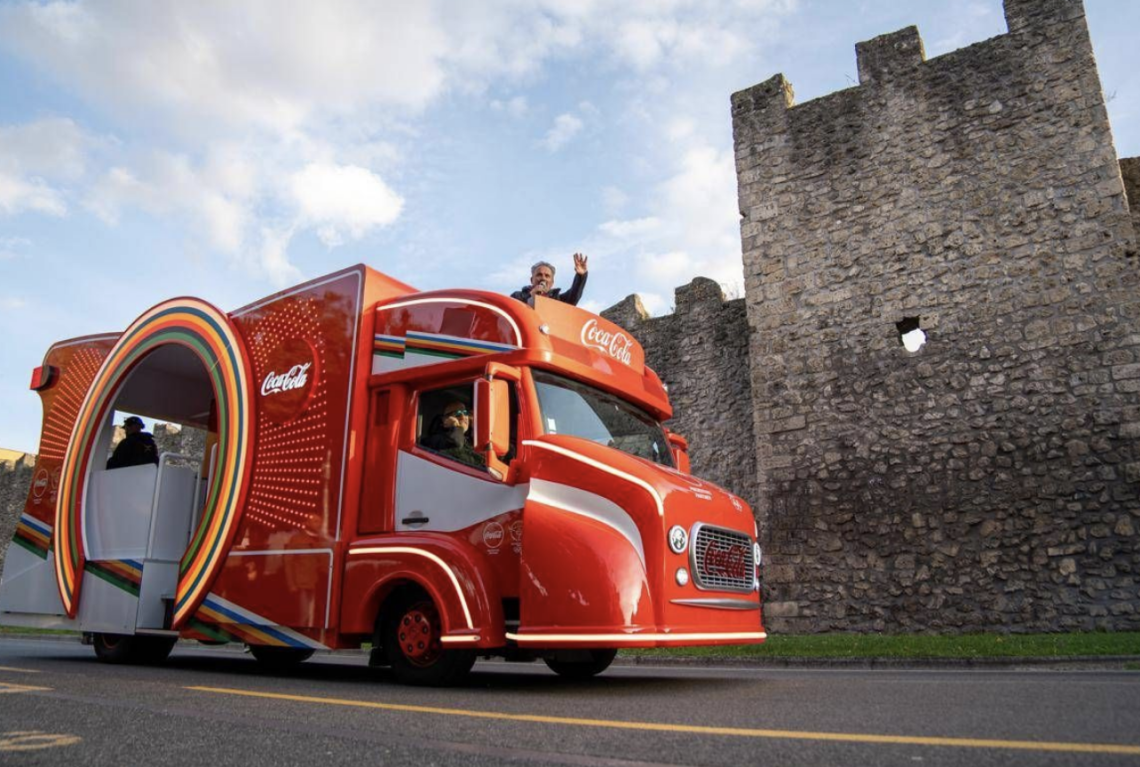 La Fiamma Olimpica passa da Ivrea, Coca-Cola e il volontariato accendono la mattina