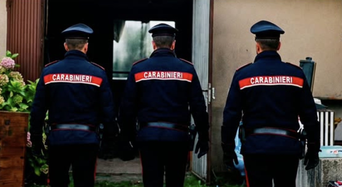 Entra in casa per rubare, rapinatore ucciso dal proprietario