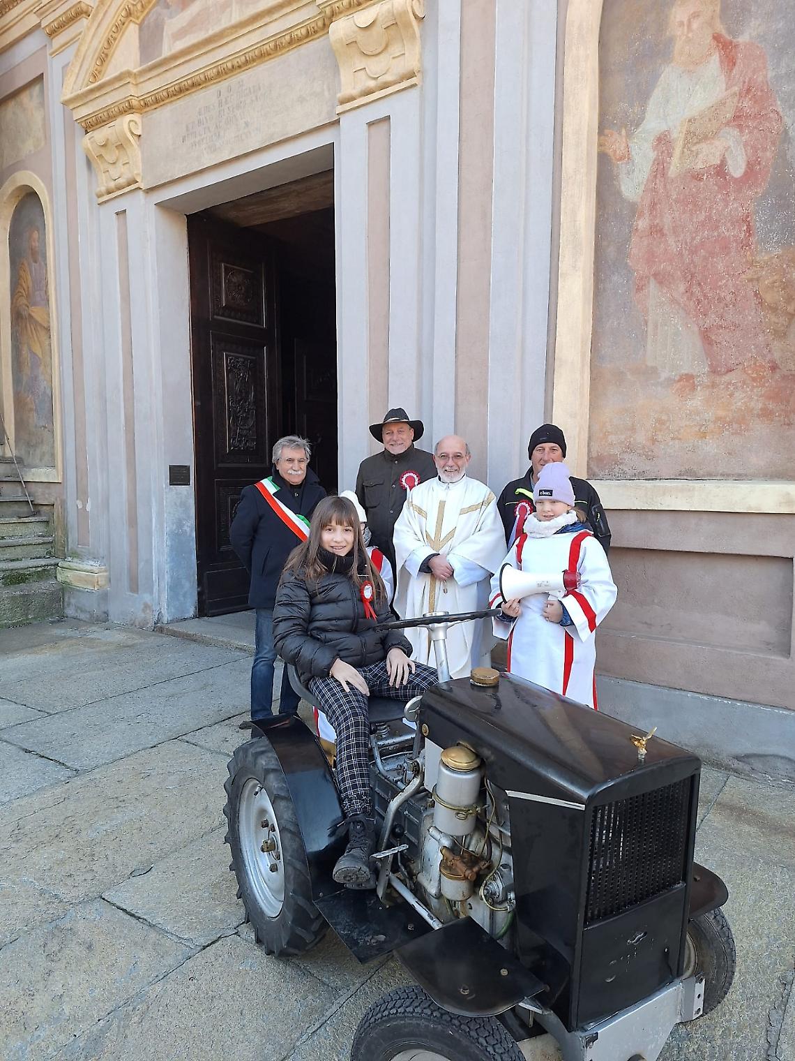 Sant&rsquo;Antonio Abate, quando la tradizione riparte dai giovani: Montalto Dora in festa