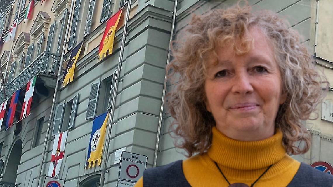 La bandiera della Palestina &egrave; tornata a sventolare dal Municipio. Non era censura, era sartoria