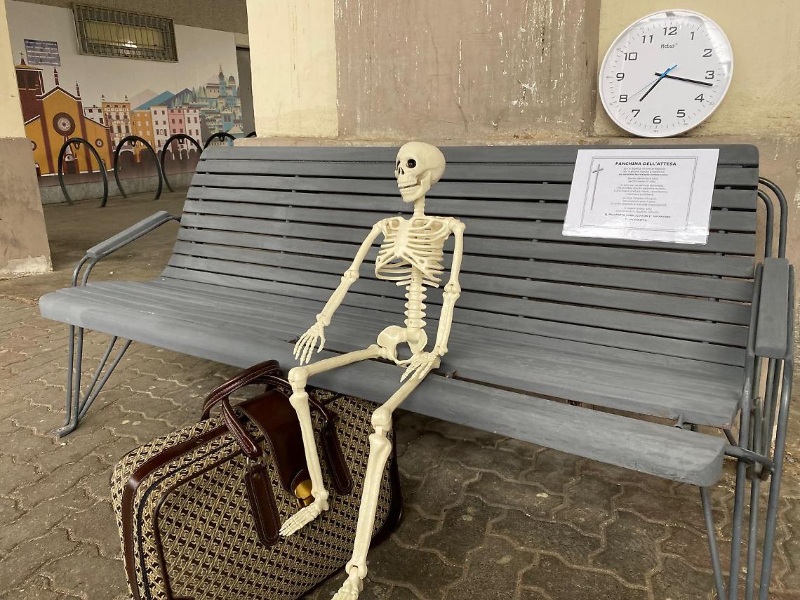 La panchina dell'attesa a Pinerolo