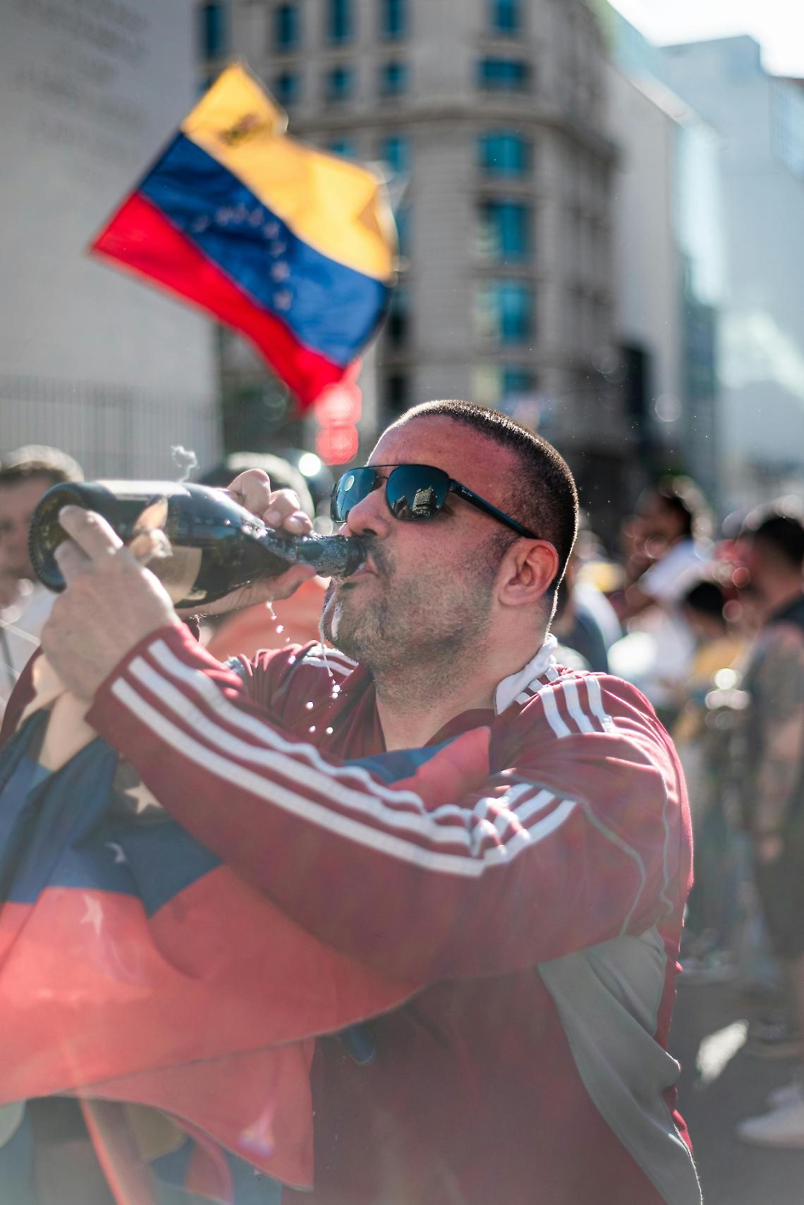 Venezuela, inflazione al 548% e oltre 8 milioni in fuga: uno Stato pu&ograve; sopravvivere cos&igrave;?