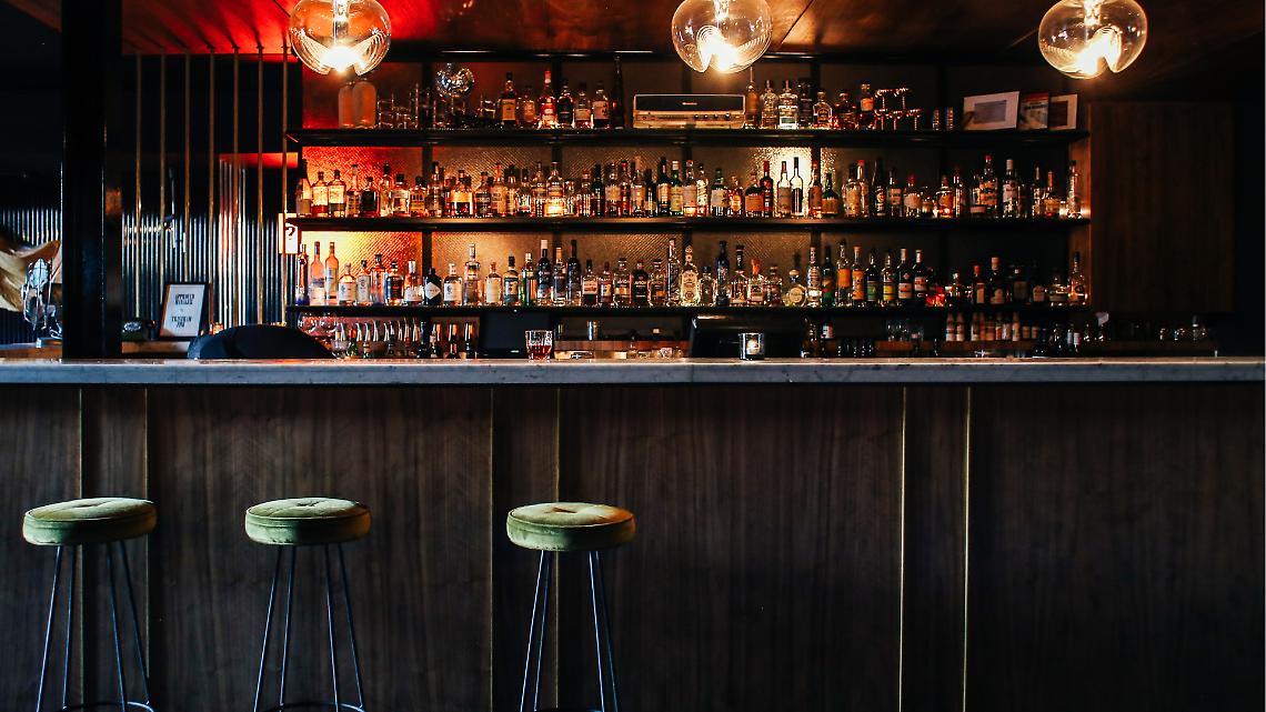 Bar non sono discoteche: il Viminale fa chiarezza su musica, karaoke e prevenzione incendi