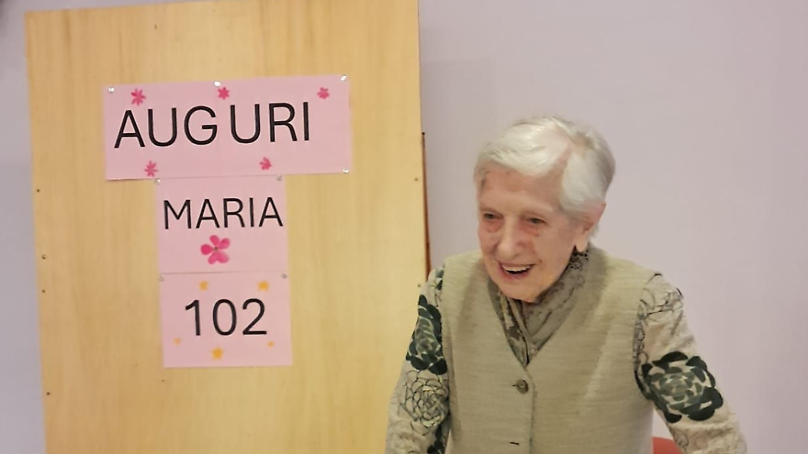 102 candeline e un ballo con il sindaco: Volpiano festeggia Maria Raimondo