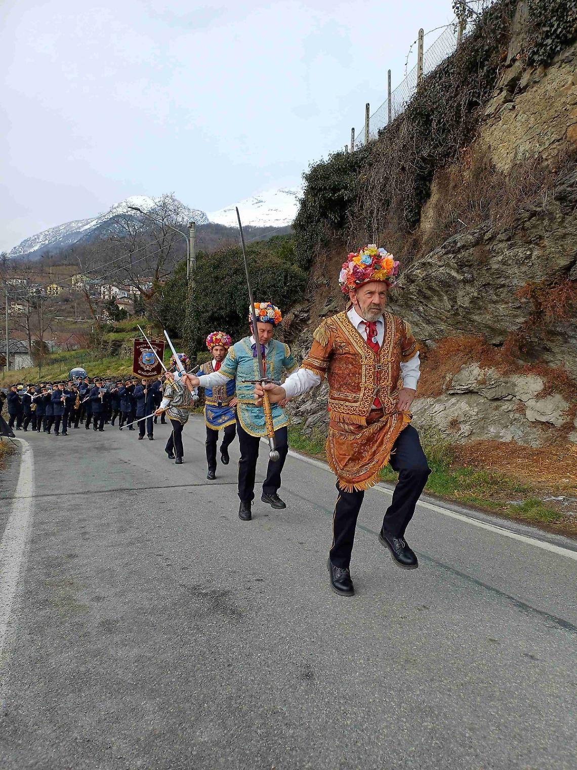 A Giaglione torna la Danza degli Spadonari: un viaggio tra comunit&agrave;, storia e identit&agrave; alpina