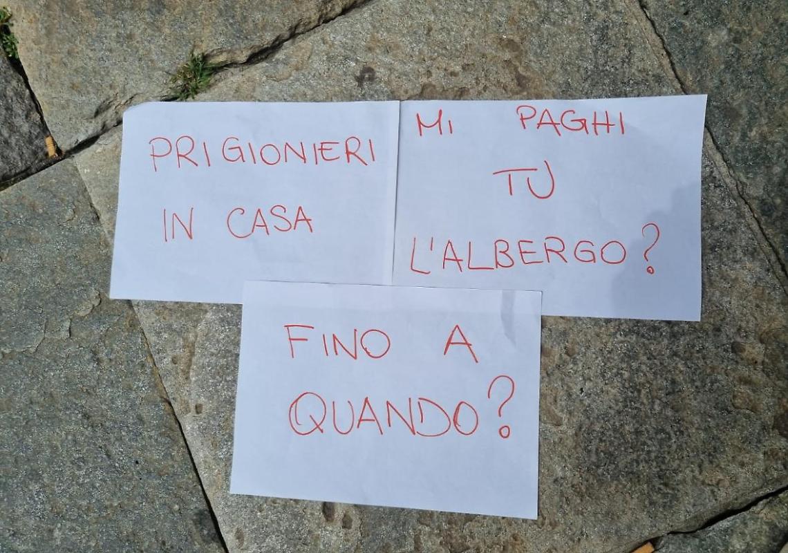 Ascensore rotto da quasi due mesi in un condominio ATC: in via Maddalene prigionieri di casa