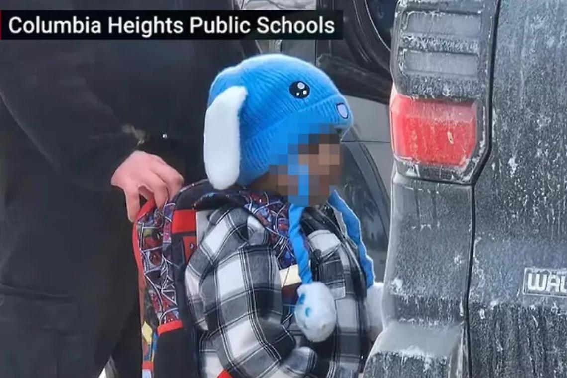 L&rsquo;ICE ferma un bimbo di 5 anni