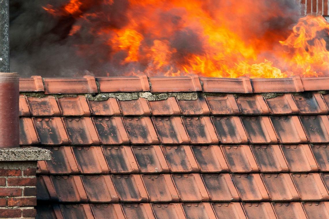 Incendio in regione Mignetta a Sciolze, casa distrutta dalle fiamme