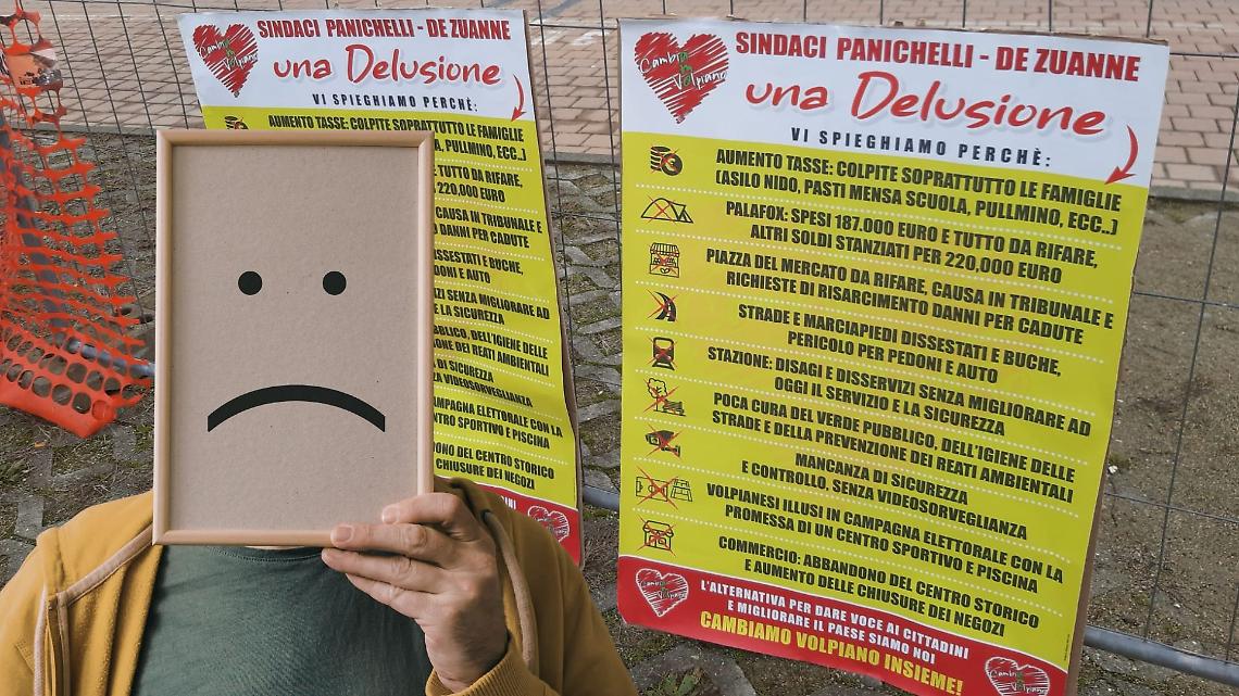 Piazza Italia, cantiere infinito e soldi spesi a go-go: "Cambiamo Volpiano" inchioda il Comune