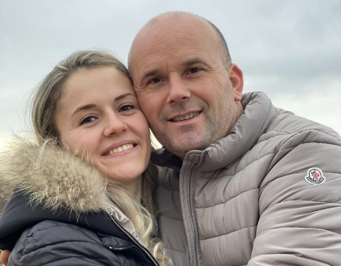 Fatmir Ara con la sorella Mirela