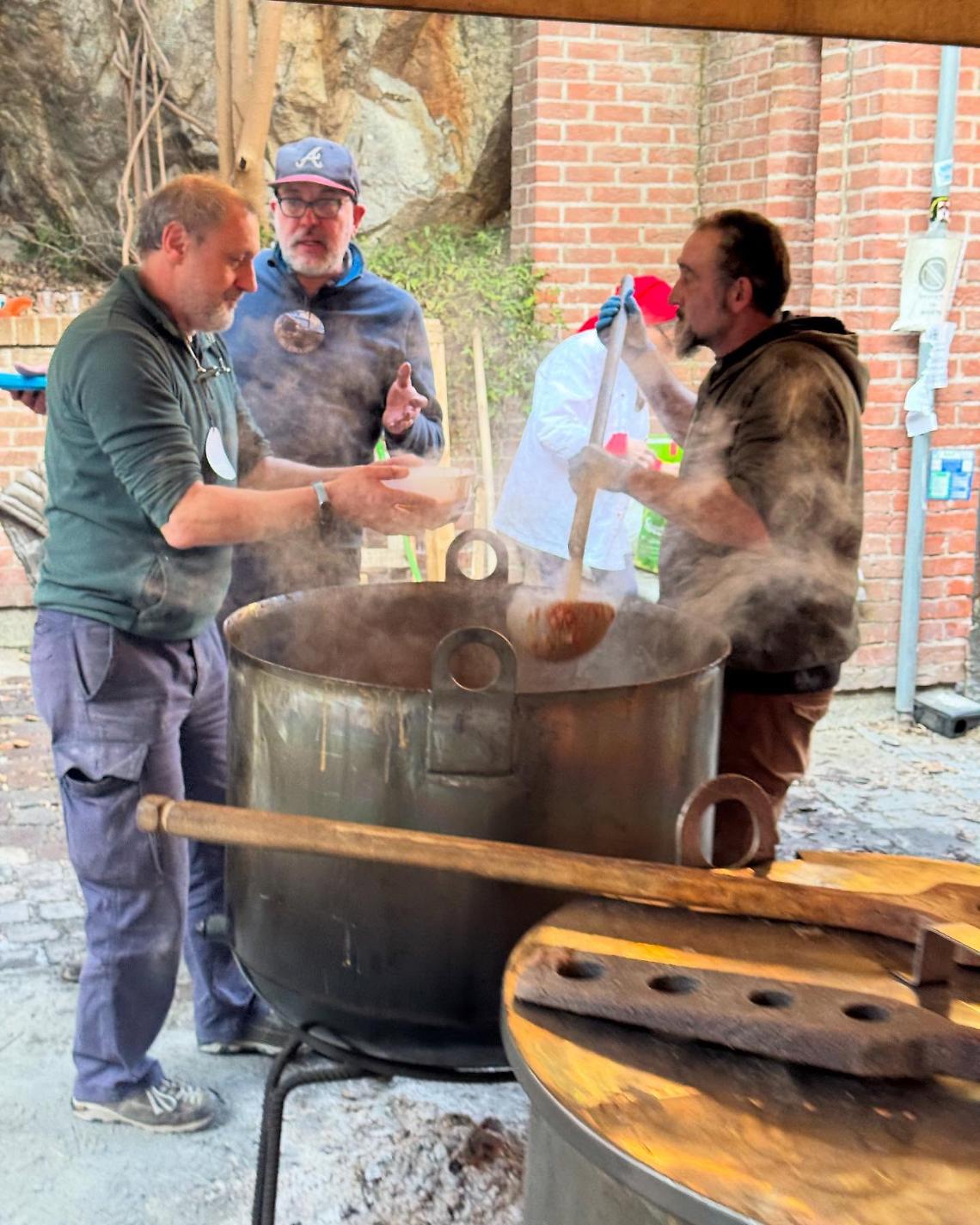 Ti piacciono i fagioli? A Ivrea undici rioni, un&rsquo;unica tradizione. E ti danno anche il "Passaporto"