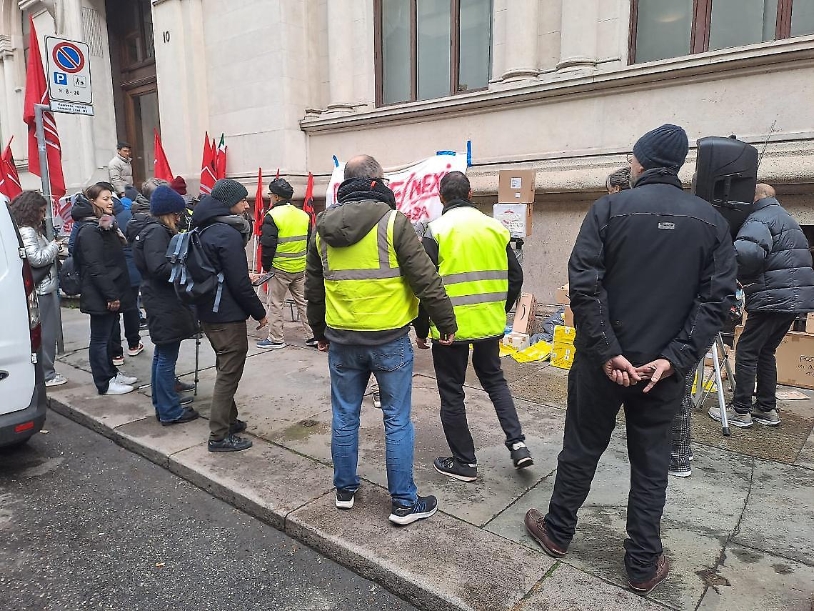 Protesta Postalcoop davanti a Poste Italiane:  lavoratori senza reddito e filiera nel caos