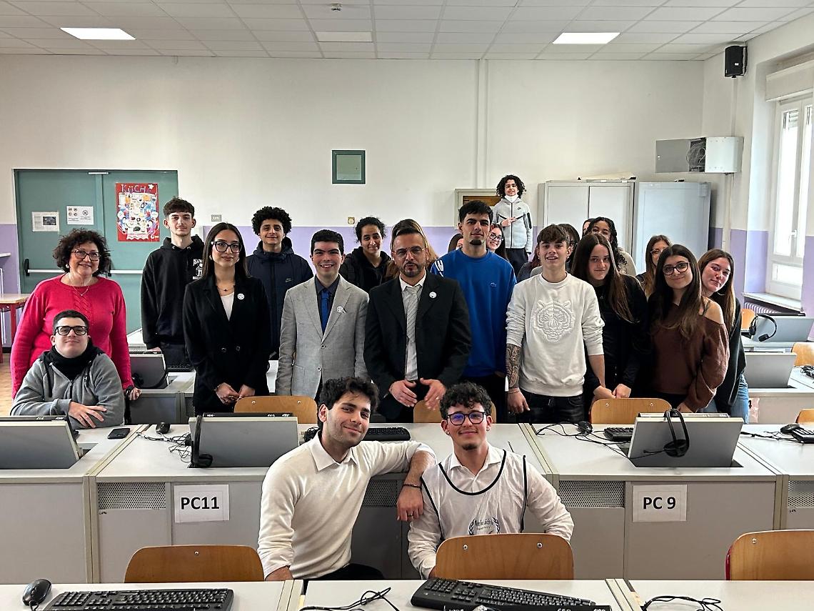 Didattica orientativa al Liceo Einstein: incontro con Writerforlifestyle Community