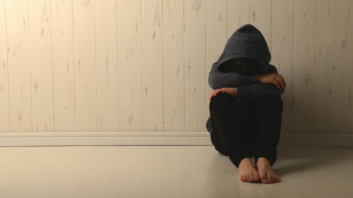 "Vieni a giocare alla Play", e violenta il cugino di 7 anni. Genitori ora devono pagare 300mila euro di risarcimento