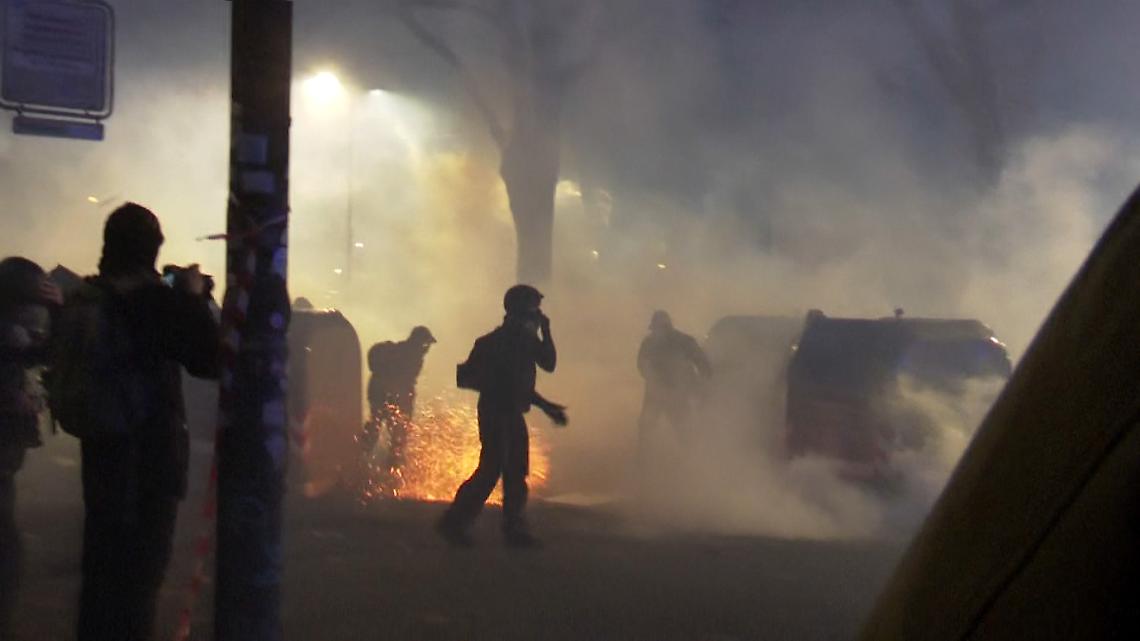 Guerriglia urbana a Torino, la politica va all&rsquo;assalto: accuse, slogan e zero autocritica