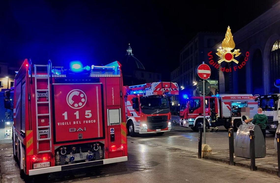 Auto in fiamme nella notte a Nichelino: cinque vetture distrutte al civico 35 di via Bra