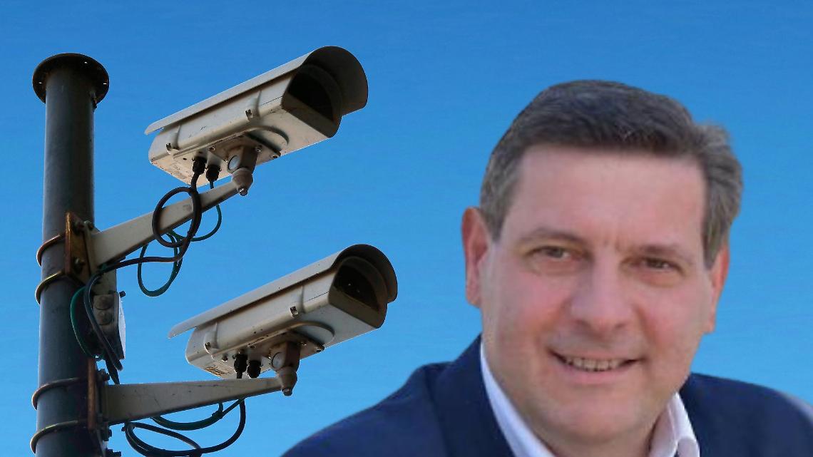 Videosorveglianza a Borgaro, il sindaco chiude il confronto all'opposizione: &ldquo;Non posso rispondere alle vostre insoddisfazioni". Scoppia la bufera