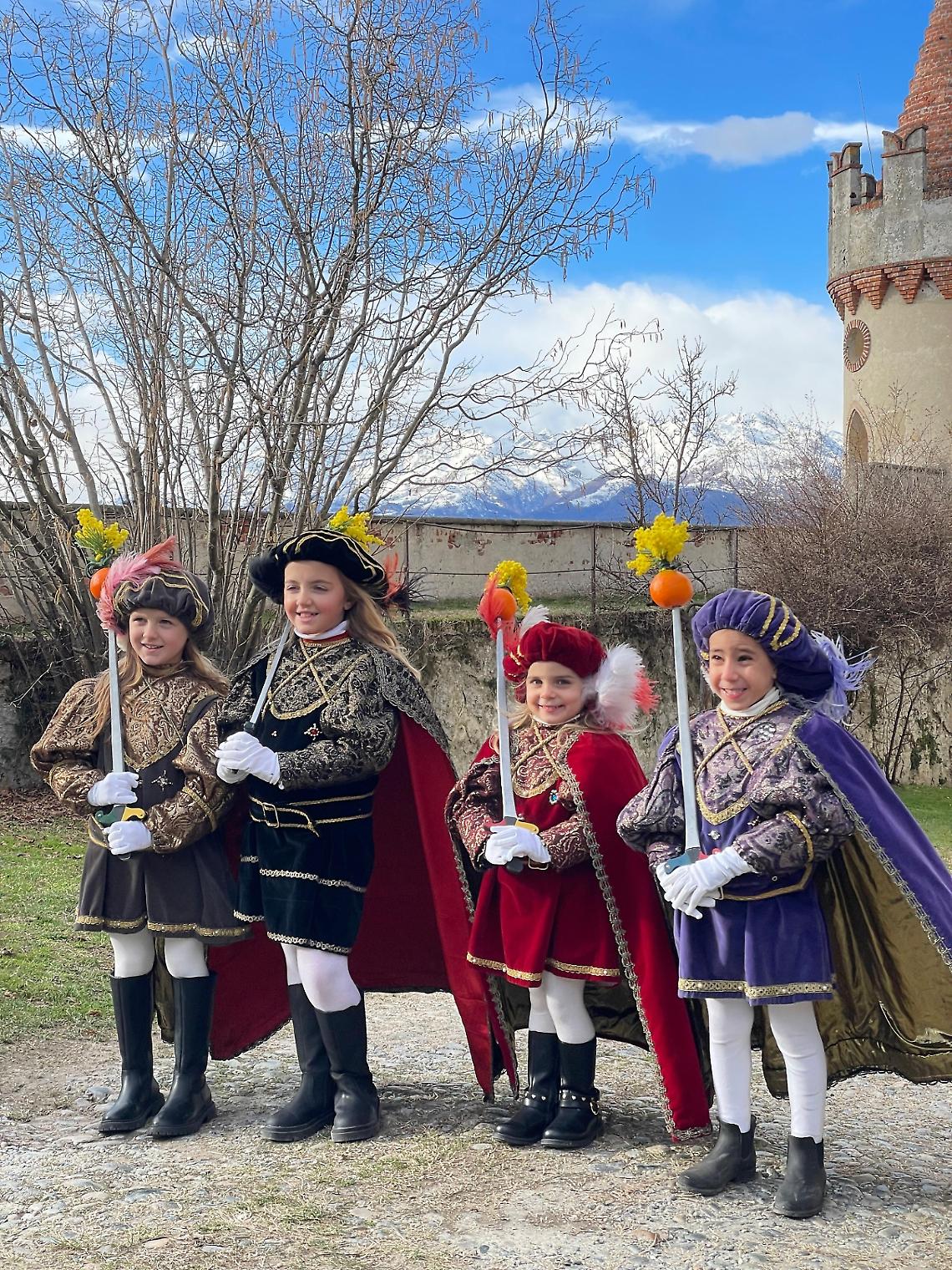 Il Carnevale storico di Albiano entra nel vivo con l'alzata degli Abb&agrave;