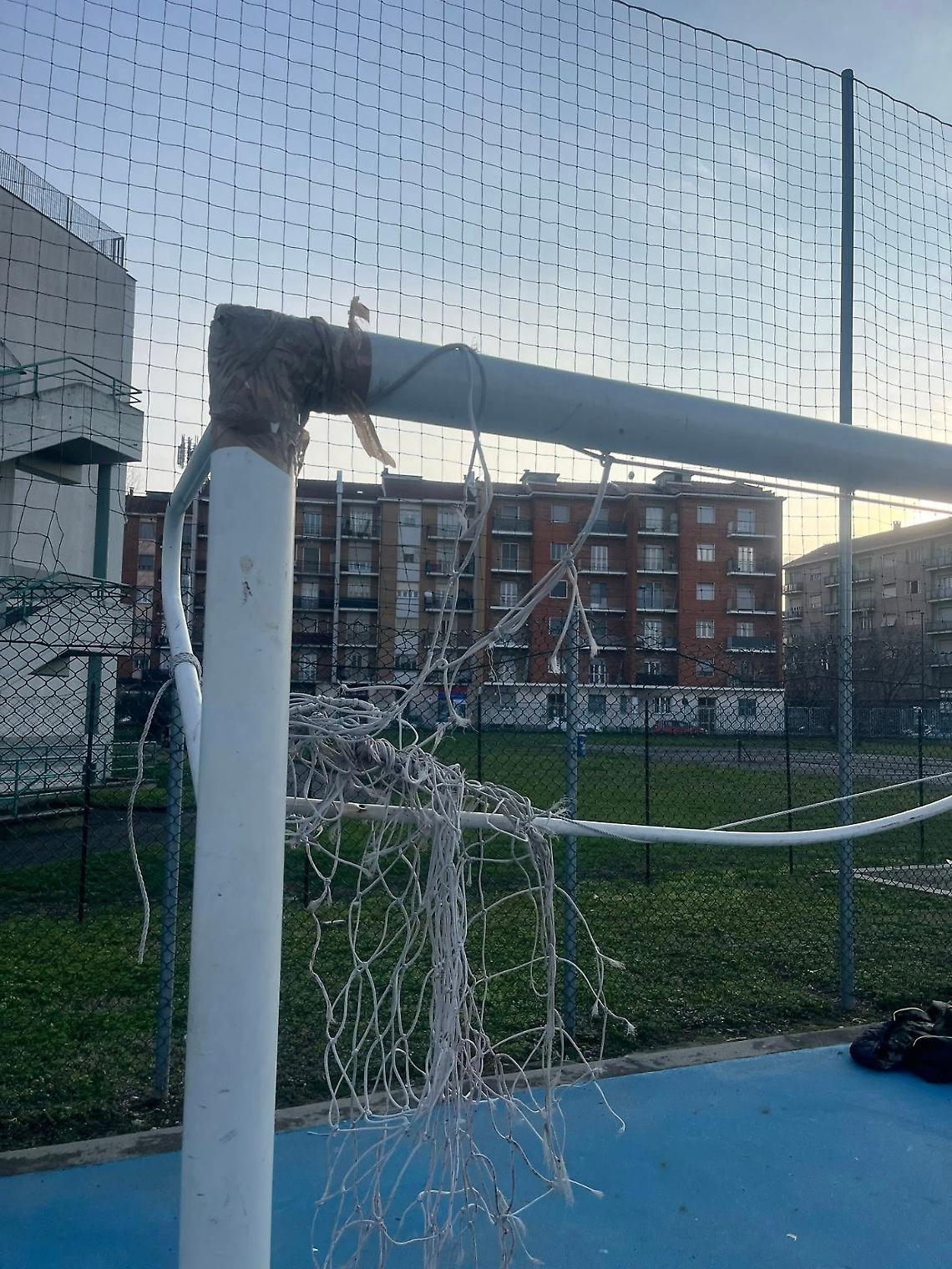 Nella citt&agrave; del "nido" gratis per tutti, gioco pericoloso al Borgonuovo