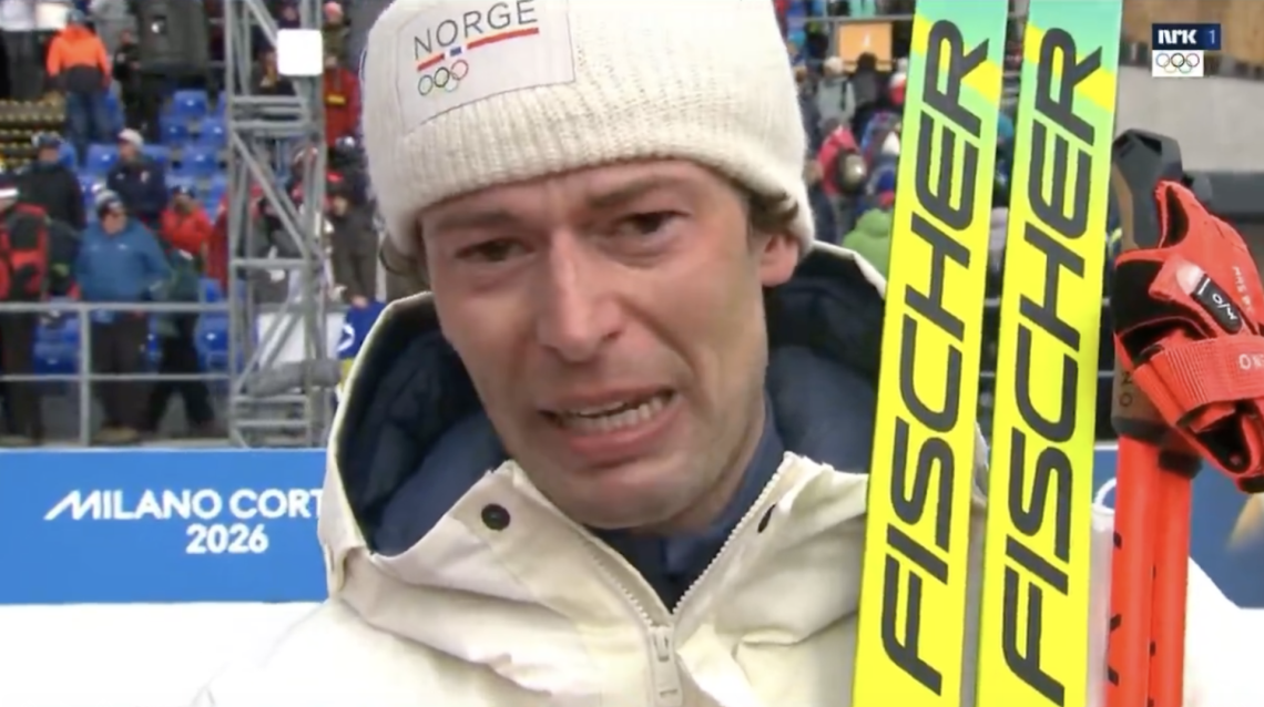  Sturla Holm L&aelig;greid, 28 anni, uno dei migliori biatleti al mondo, si &egrave; messo a piangere davanti alle telecamere.