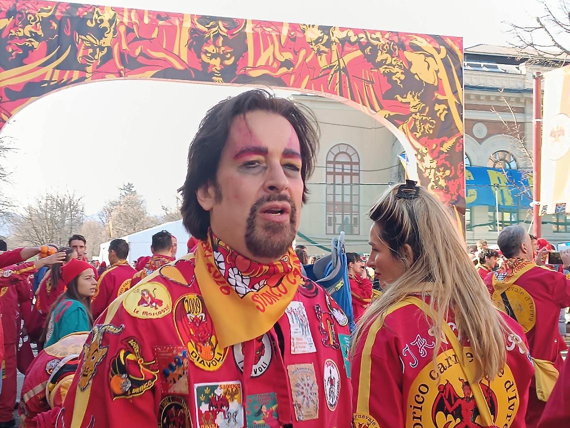 Ivrea, oltre 40mila persone per l&rsquo;esordio della battaglia delle arance