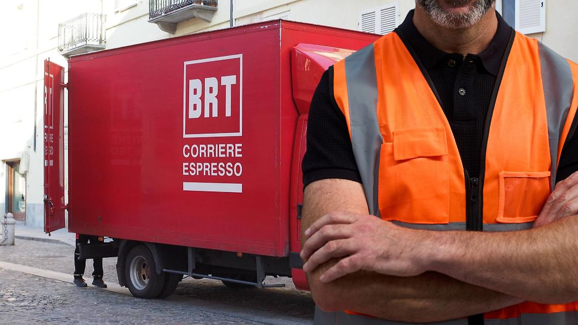 Sciopero alla filiale BRT di Vercelli, adesione totale degli autisti: "Carichi di lavoro insostenibili"