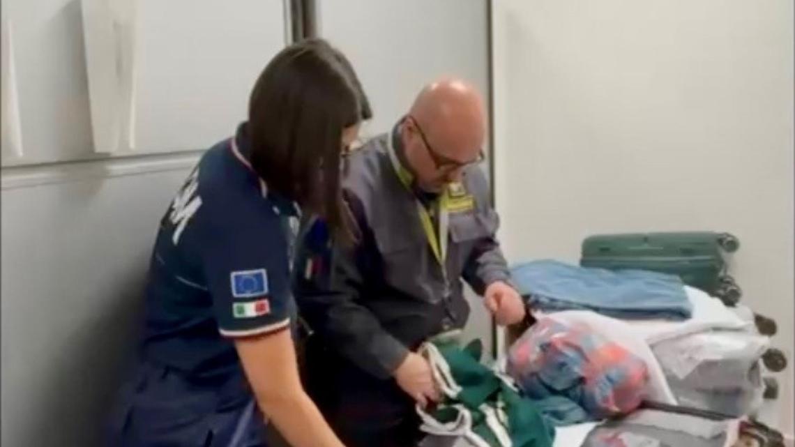 Farmaci nascosti nei calzini