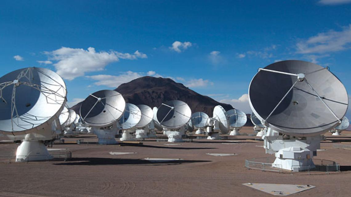 Le antenne che costituiscono il telescopio ALMA. Credits: ESO.