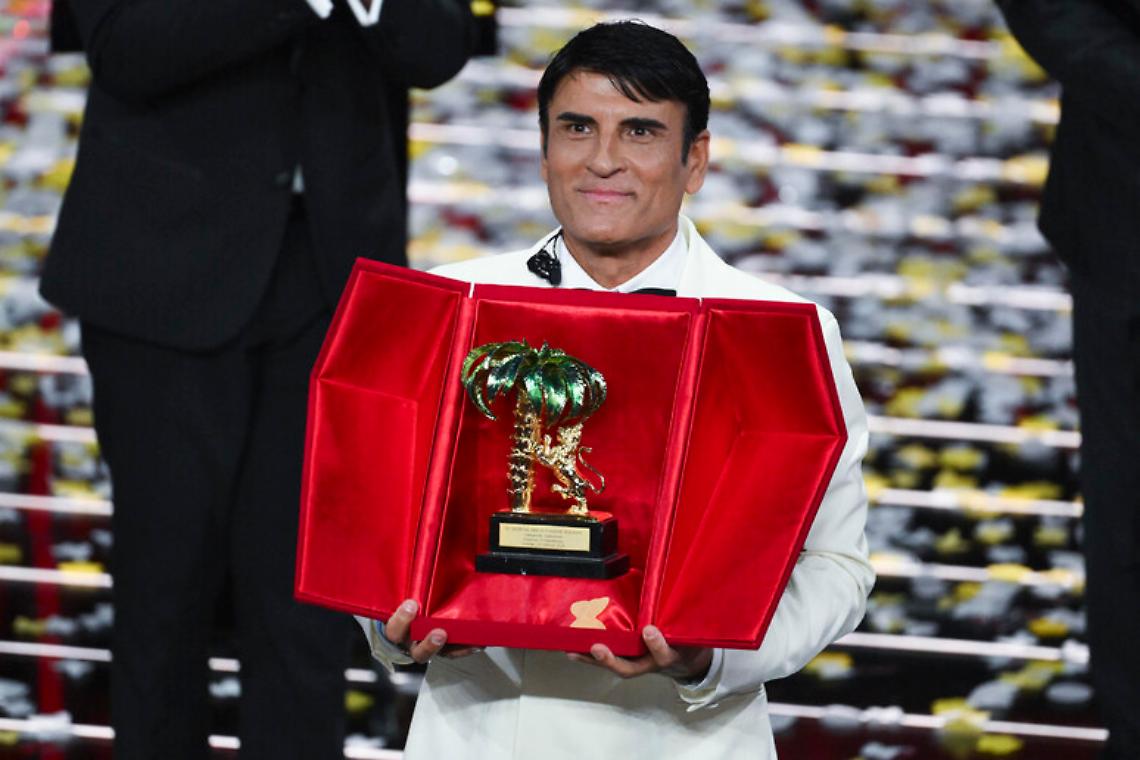 Sal Da Vinci trionfa a Sanremo 2026: l&rsquo;inno all&rsquo;amore che mette tutti d&rsquo;accordo