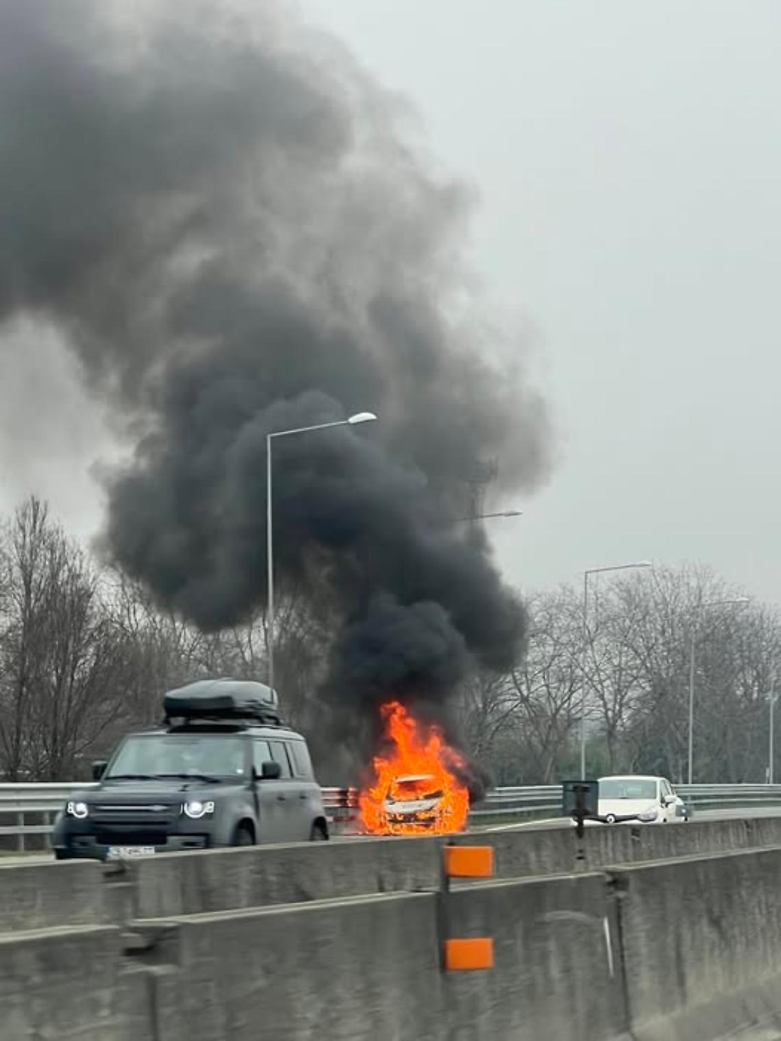 Foto di Tommaso Vinesi, pubblicate su Facebook nel gruppo &ldquo;Tangenziale di Torino Nord e Sud Info Traffico&rdquo;.