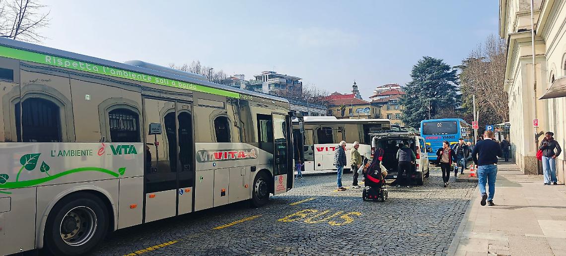 Ivrea, il capolinea del disordine: passeggeri in trappola tra cantieri e bus