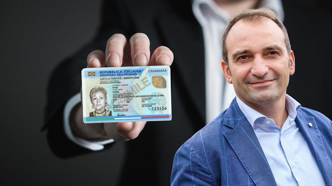 A Torino scatta il maxi piano per dire addio alla carta d&rsquo;identit&agrave; cartacea: 90mila cittadini da convocare